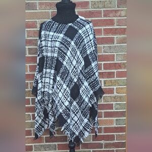 Just Be 100% Polyester Black/White Plaid Soft Knit Turtle Neck Poncho OS NWT
